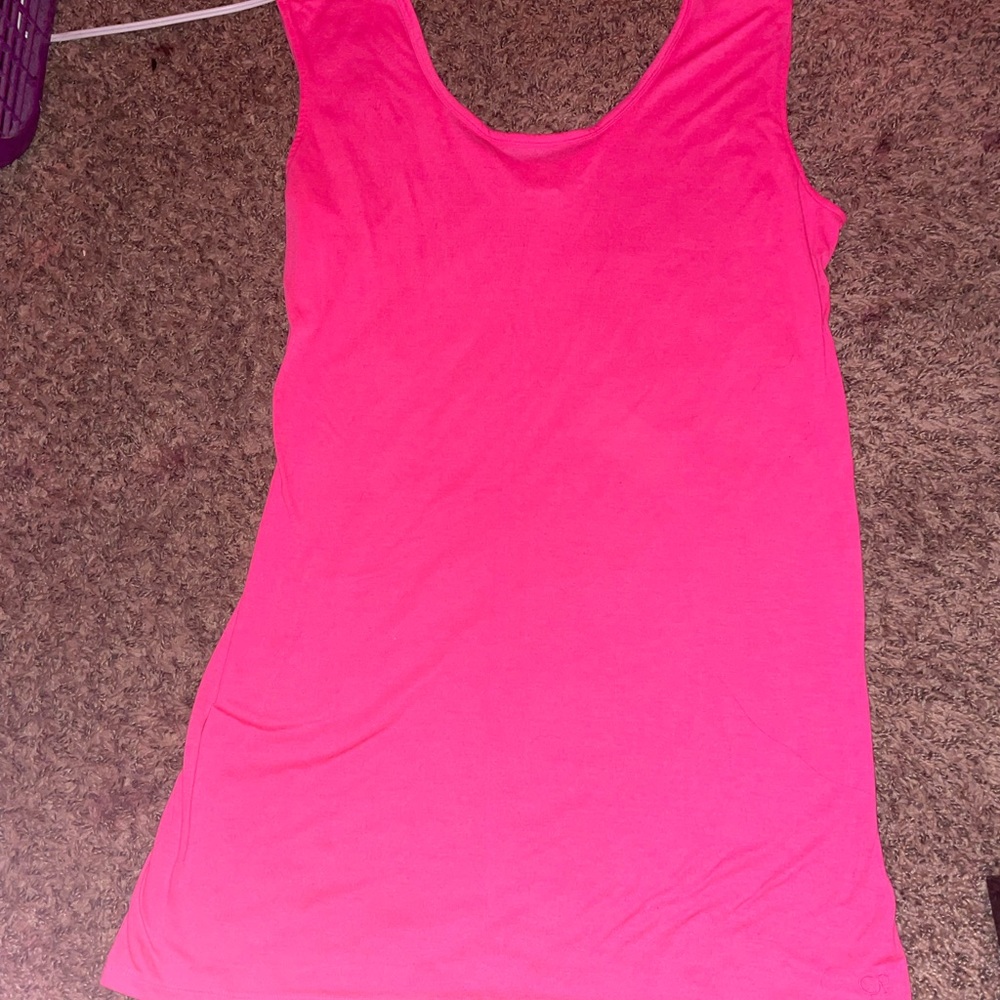 Pink women tank great condition. Smoke free home.
